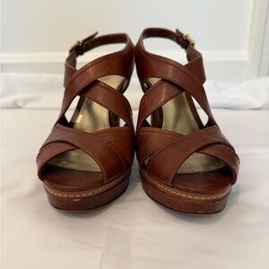 ANTONIO MELANI Brown Platform Sandals with Crisscross Straps